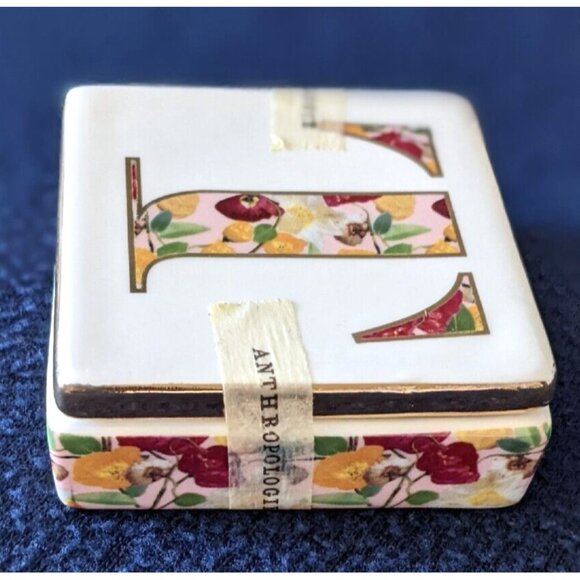 T-Monogram Anthropologie Trinket Box Porcelain White Gold Floral 2 3/4* 2 3/4*1" - Picture 3 of 8